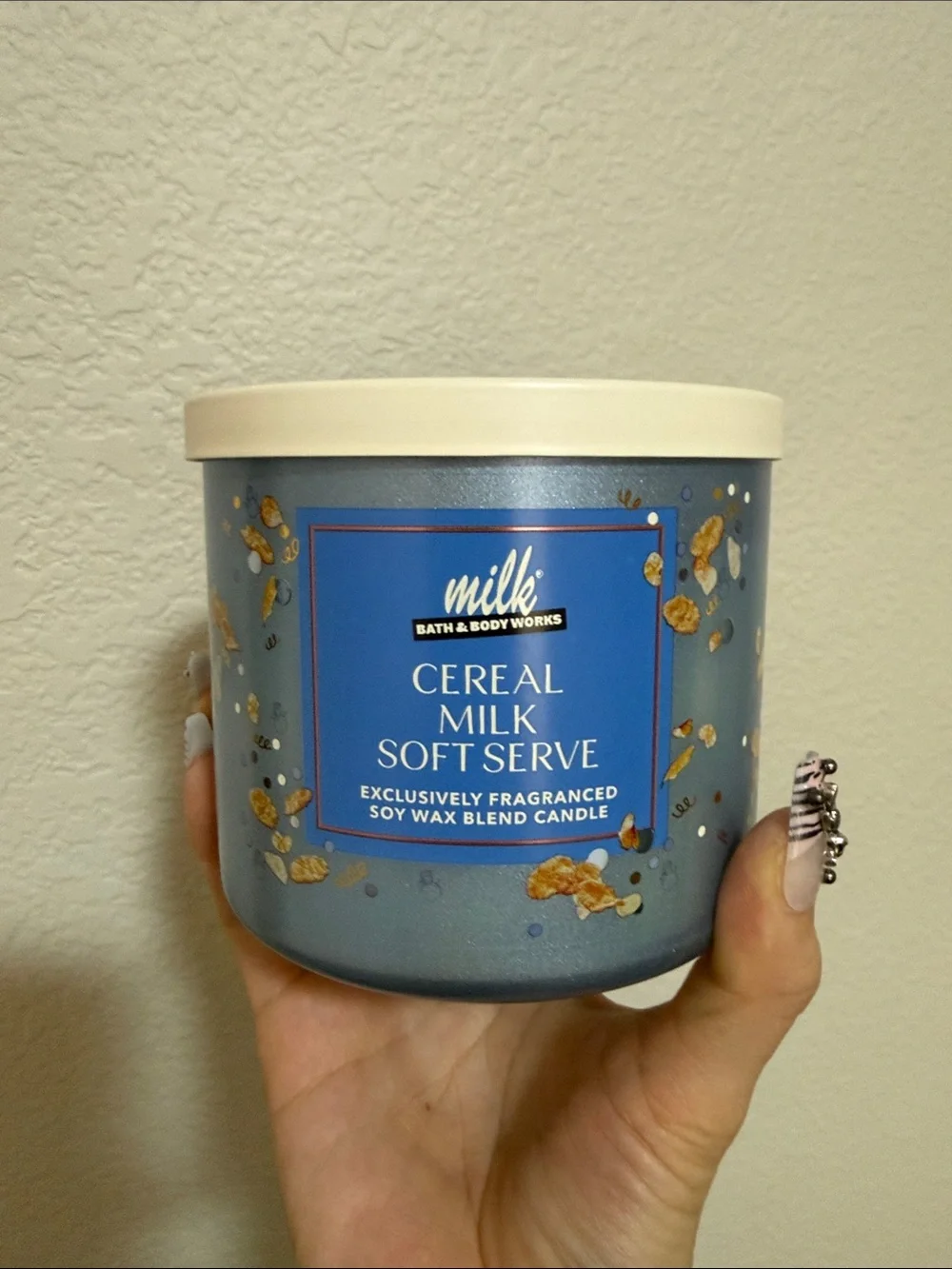 Bath & Body Works BBW Cereal Milk Soft Serve 3 wicks Candle